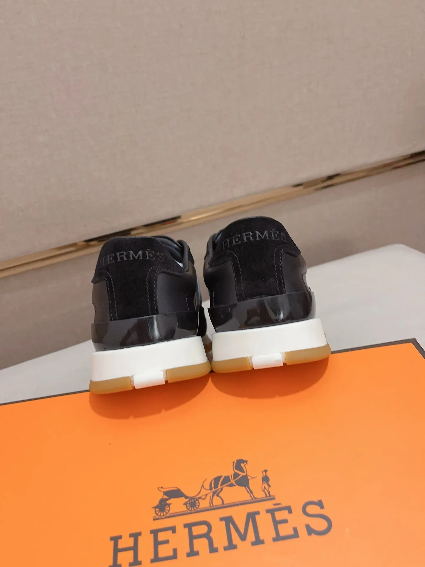 Ex-factory price: 500💰《HERMES》【Classic original single version】Hermès; top 🔝purchasing agent🔍🔍men's latest 🇺🇸sold simultaneously, original imported from Italy ▲▲first-layer cowhide ▲▲ (high-end, nobility and class) ) Exquisite workmanship (Italian 🇮🇹 imported water-dyed 🐂 cowhide lining) sole: original sole provided by the original factory, ⚠️exclusive double-layer activity·TPR·rubber·combined molded outsole; super comfortable·wear-resistant·non-slip·environmental protection The real thing is more beautiful when photographed in kind (high quality, following orders), you can come in and out at will * Number of yards: 38·39·40·41·42·43·44# (can be customized 45.)